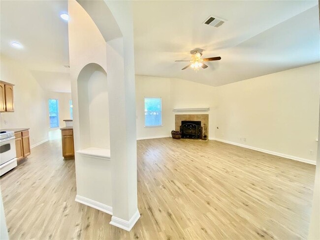 Building Photo - 196 Unity