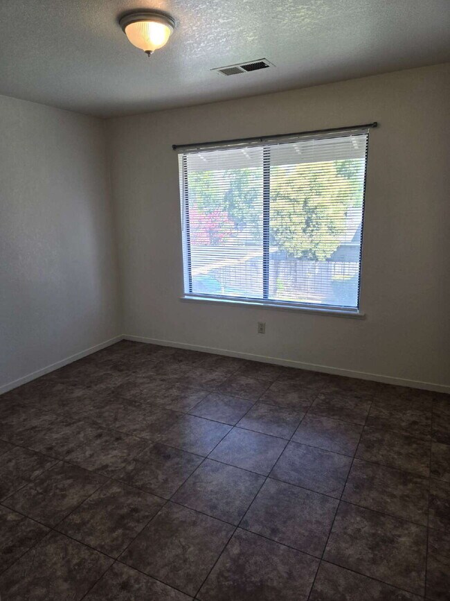 Building Photo - Ready Now! One bedroom apartment home with...