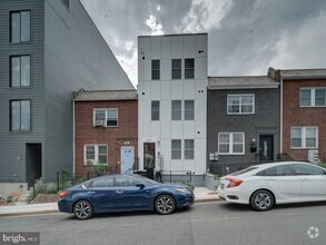 Building Photo - 1004 18th St NE