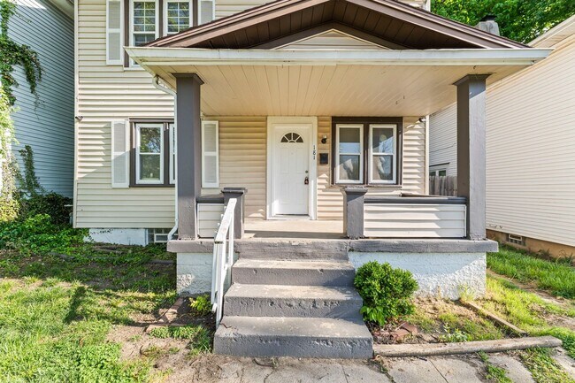 Building Photo - Charming 2 beds 2 Bath in Dayton!