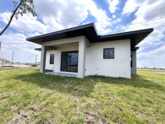 Building Photo - 1247 Kismet Pkwy