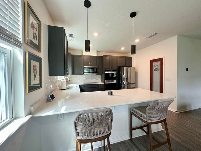 Building Photo - Spacious Home in Growing Area!