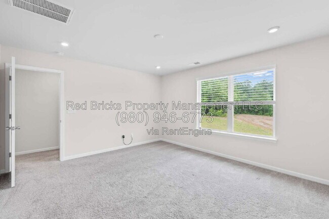 Building Photo - 3432 Bluff Hill Lane