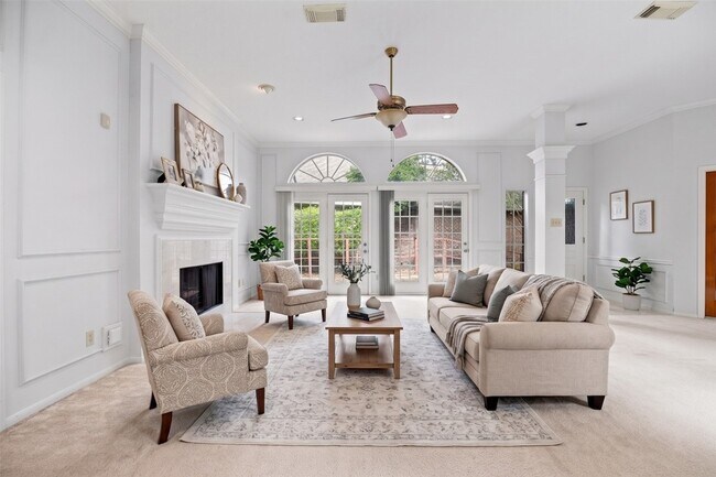 Building Photo - 4215 Valley Glade Dr