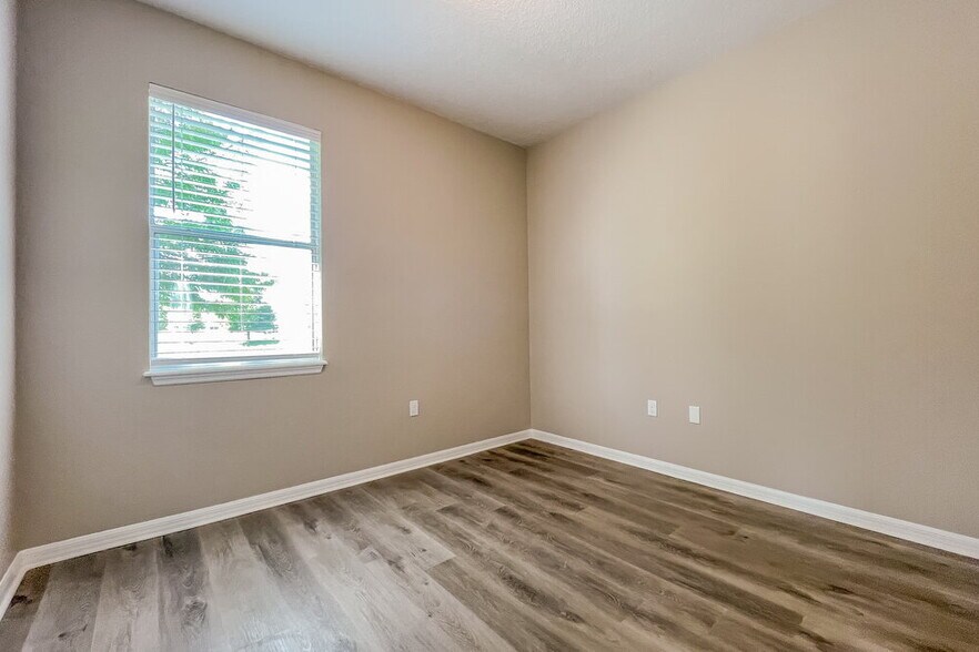 Building Photo - 12159 Colony Lakes Blvd