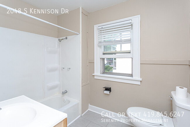 Building Photo - 2048 S Kennison Dr