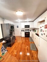 Building Photo - 37 Charnwood Rd