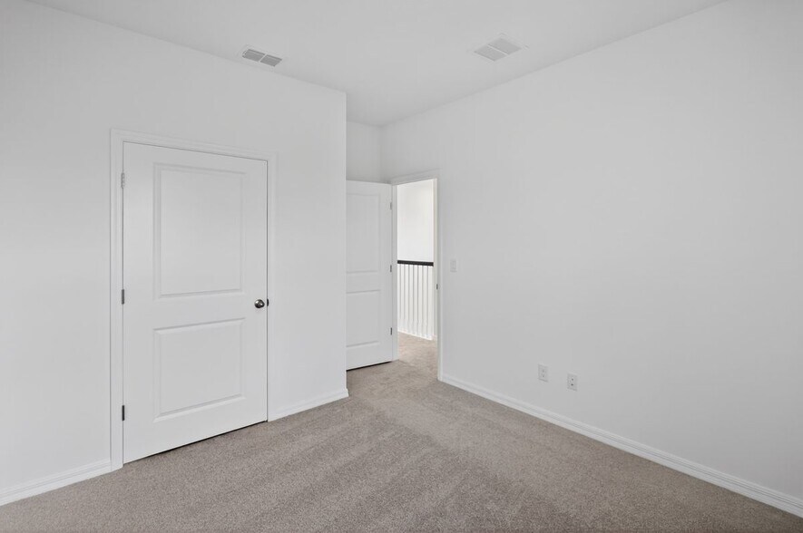 Building Photo - 2967 Embark Trl