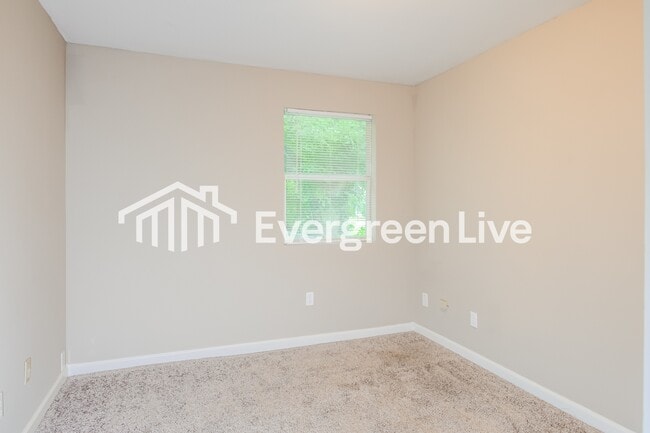 Building Photo - 114 S Sheridan Ave