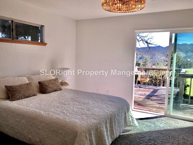 Building Photo - AVAILABLE NOW- Recently Updated Home on Lake Nacimiento - 3 Bed / 2 Bath