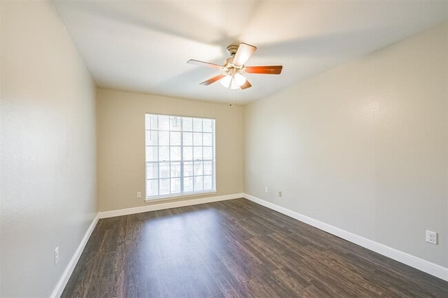 Building Photo - 847 Wax Myrtle Ln