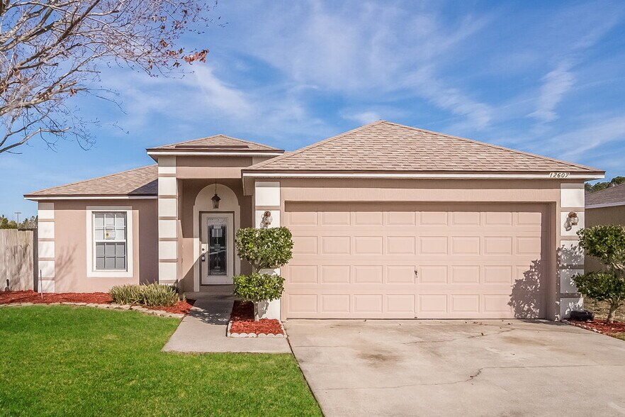 Primary Photo - 12607 Reeding Ridge Dr N