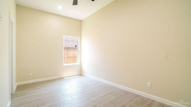 Building Photo - 5705 Notre Dame Ave