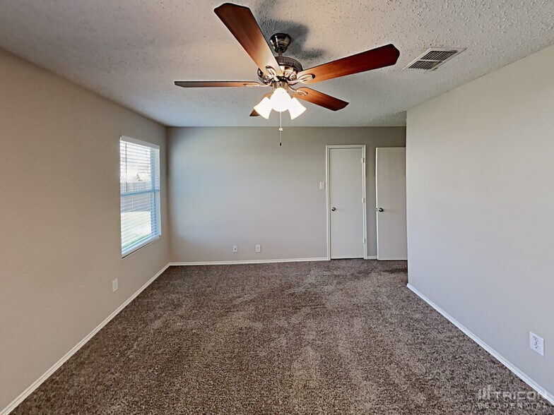 Building Photo - 4112 Gray Fox Dr