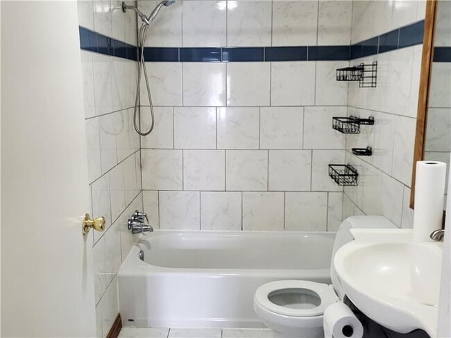 Building Photo - 229 Ave A