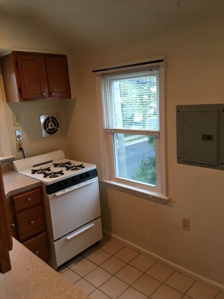 Building Photo - 119 N Harding Ave