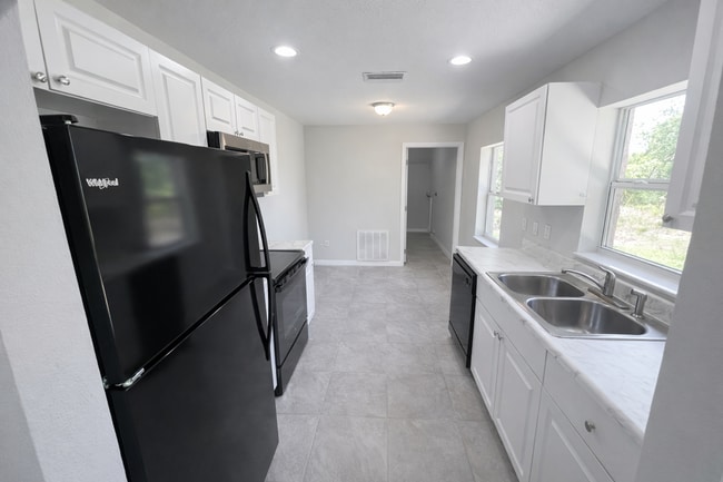 Building Photo - 3055 Morning Glory Dr