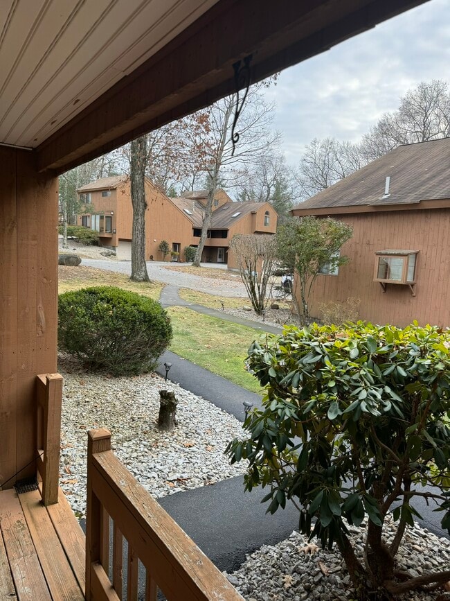 Building Photo - 39 Littlefield Ct