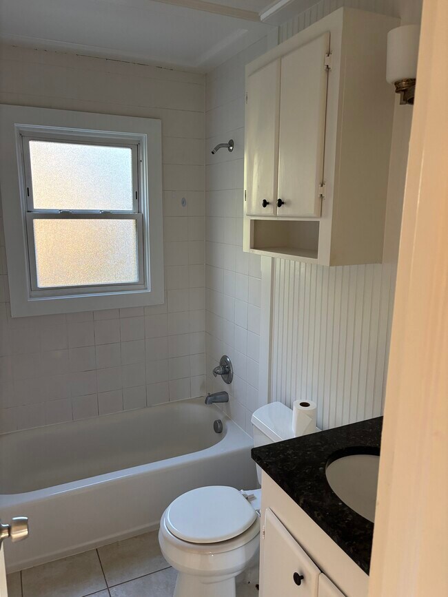 Building Photo - 717 Brighton Rd