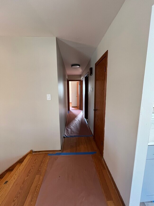 Building Photo - 530 N Arizona Ave