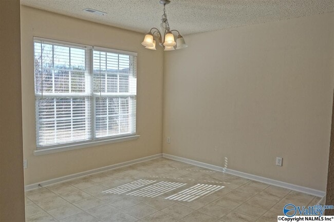 Building Photo - 106 NW Wittington Ln