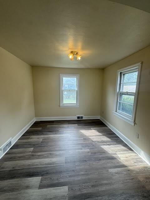 Building Photo - Free Application Fee — Refunded Upon Approval Through August 31! Receive a $500 credit when you s...