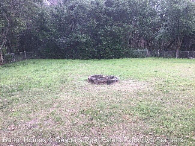 Building Photo - 3 br, 1 bath House - 219 N. Belair Rd.
