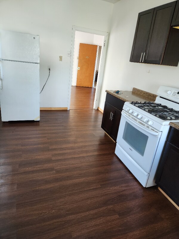 Building Photo - 409 Marshall St