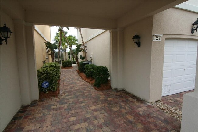 Building Photo - 1655 Burgos Dr