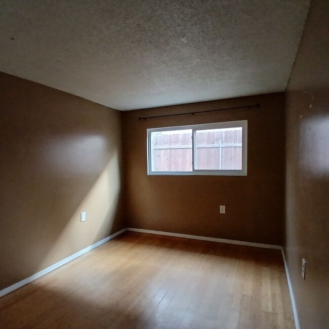 Building Photo - Detached Home in SDSU Area