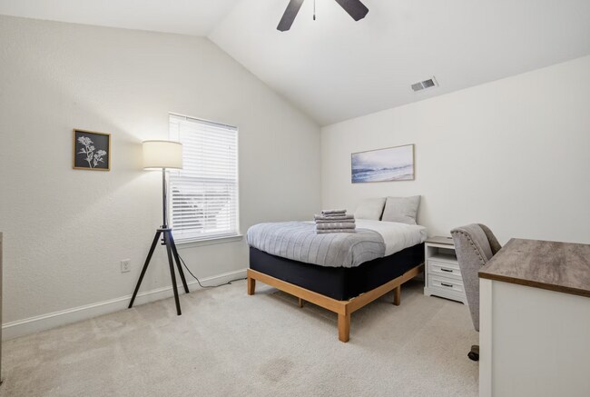 Building Photo - All-Inclusive Room in Stylish Kempsville Condo w/ Garage