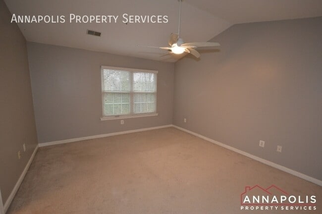 Building Photo - 546 Francis Nicholson Way