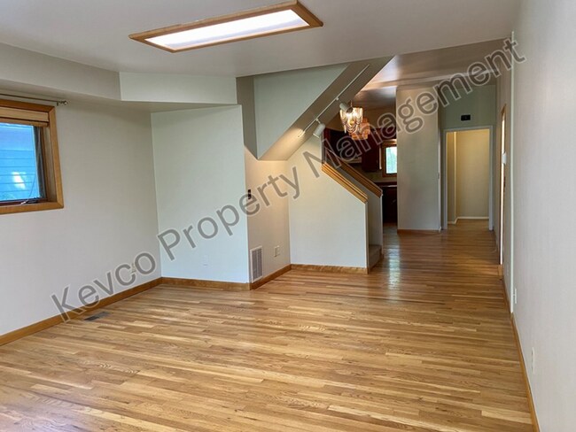 Building Photo - Remarkable Old Town House