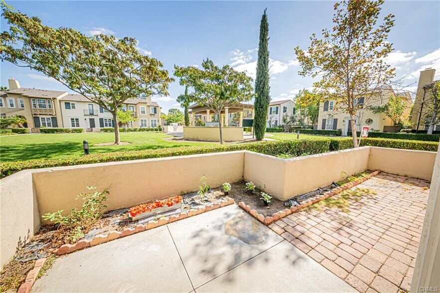 Building Photo - 138 S Hidden Path