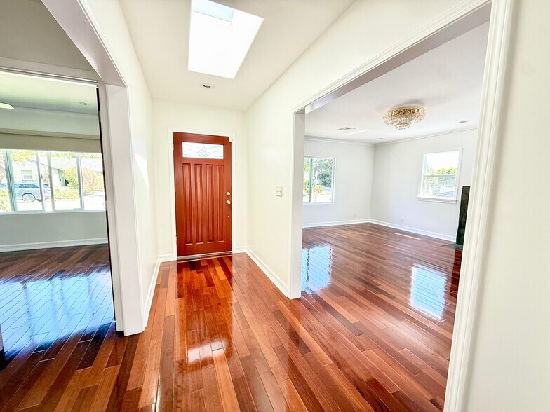 Building Photo - 5639 Natick Ave