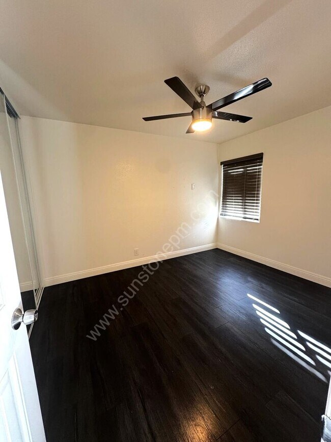 Building Photo - 1569 Carol Dr