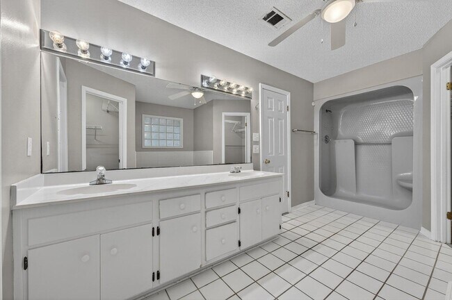 Building Photo - 3 Neptune Dr