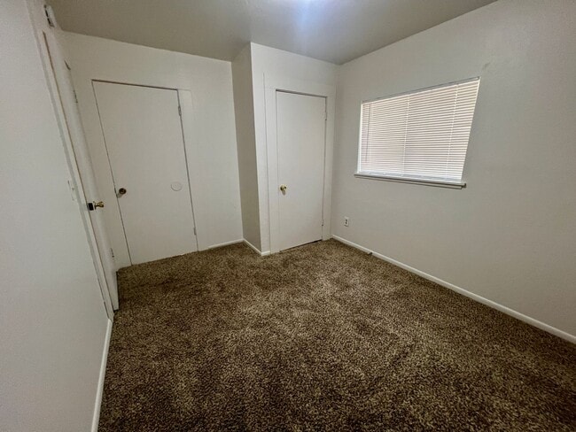 Building Photo - Downtown Red Bluff Victorian 3 bedroom 1 bath Home