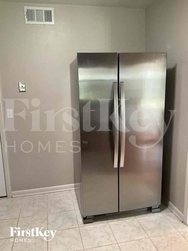 Building Photo - 1369 Malverne Ave