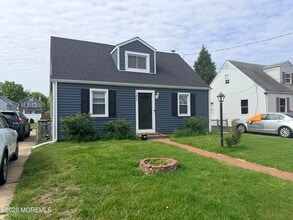 Building Photo - 1406 7th Ave