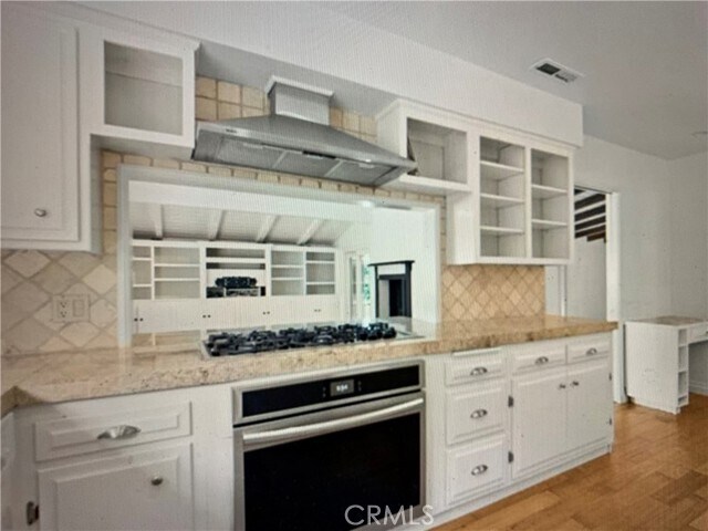 Building Photo - 23804 Oxnard St