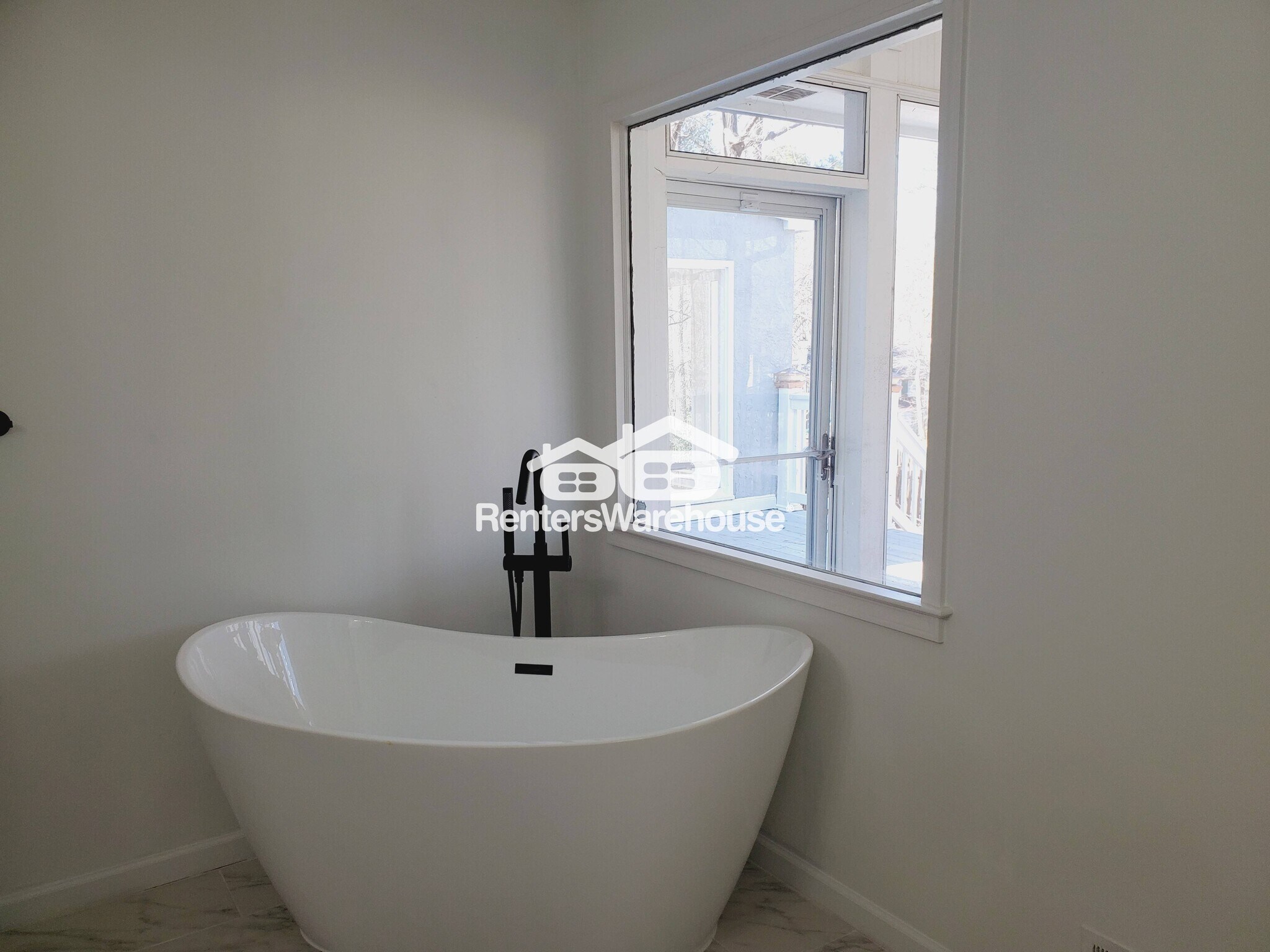 Building Photo - 4325 Sprucebough Dr