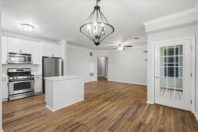 Building Photo - 21228 McFadden Square