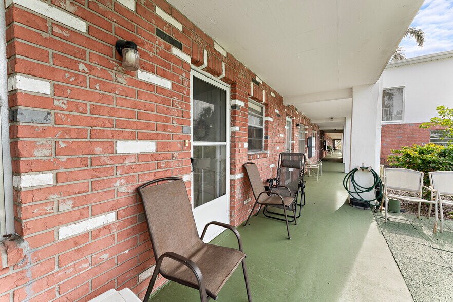 Building Photo - 4746 Azalea Dr