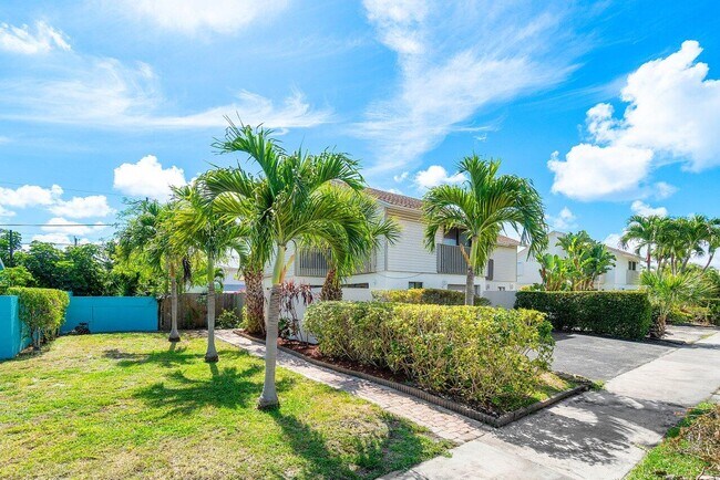 Primary Photo - 3015 Florida Blvd