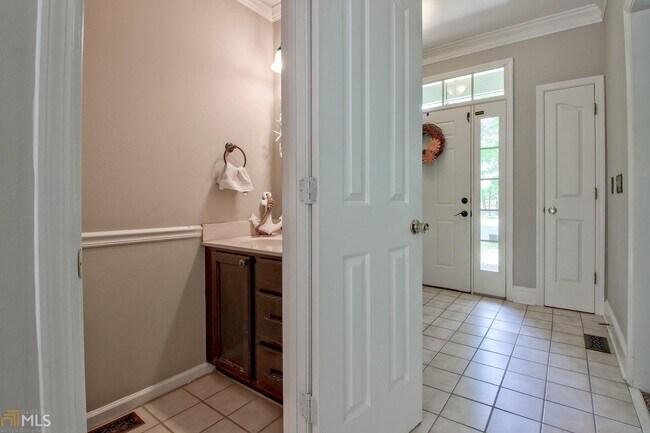 Building Photo - 208 Wysteria Ct