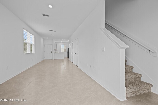 Building Photo - 77 Palmones St