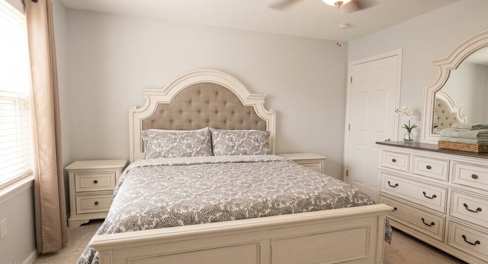 Building Photo - 311 E 6th Ave