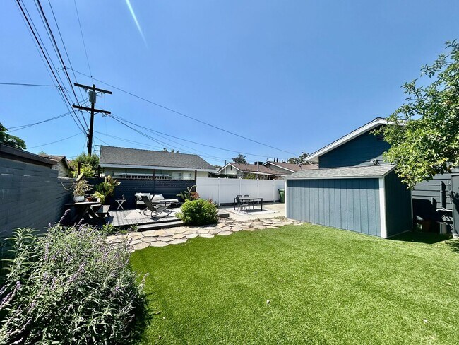 Building Photo - NB T LA 5128