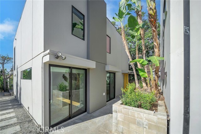 Primary Photo - 1531 Wellesley Ave